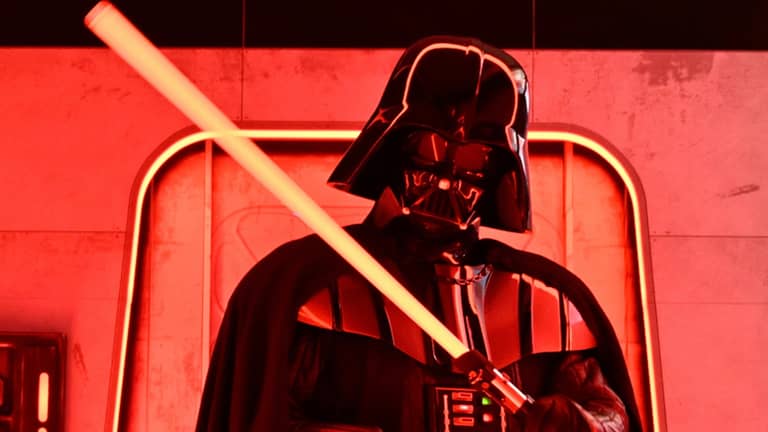 بـ"سيف الجيداي".. لوكاس يكشف تفاصيل "معبد Star Wars"