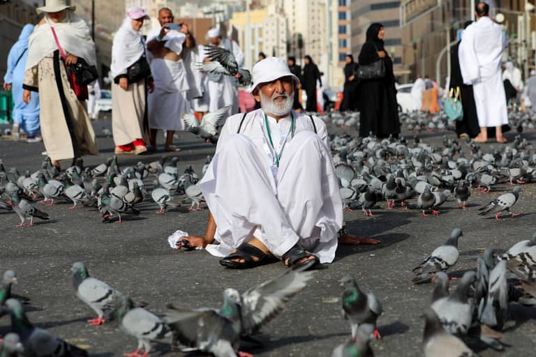 مكة تفيض بالحجاج.. "لقد أصبح الحُلم حقيقة"