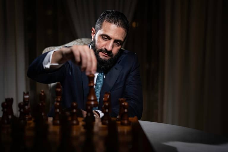 "طردنا إيران وحزب الله".. الشرع يتحدث عن ماضيه وعن الأسد