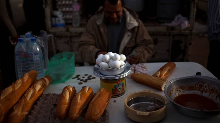 البيض و"البريك" في رمضان.. أساسيات توحد أطباق التونسيين