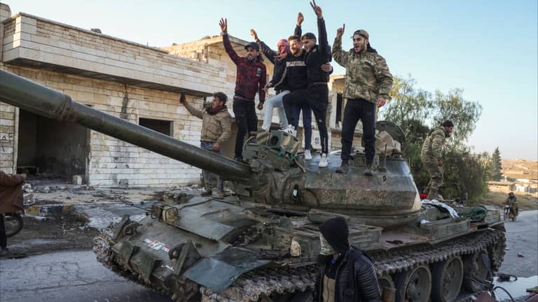 هل يحوّل الجولاني الجيش السوري إلى "حرس ثوري"؟