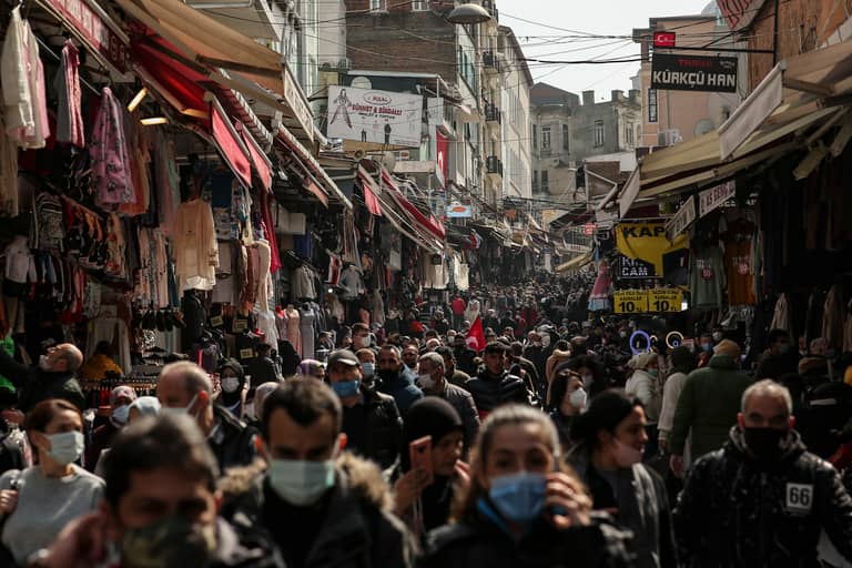 تركيا تغرّم شركات أحذية شهيرة بسبب "جلد الخنزير"