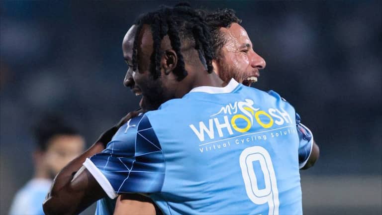 بيراميدز يصعق الزمالك بثلاثية ويحلق بصدارة الدوري المصري