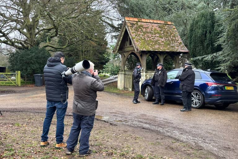 كيف اعتقل الأمير السابق أندرو في عيد ميلاده؟