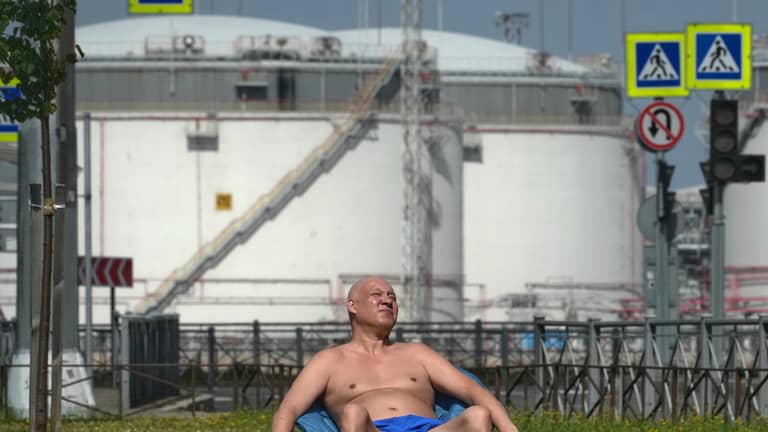 تعاقبها ولا تستغني عنها.. لماذا تدفع أوروبا 5 مليارات دولار لروسيا؟