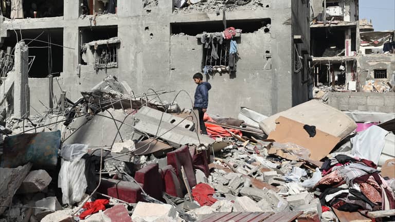 مقتل ما لا يقل عن 19 شخصا بينهم أطفال بضربة على شمال غزة