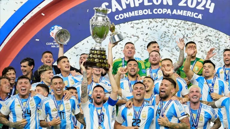 مسؤول أرجنتيني يورط ميسي بـ"طلب اعتذار"