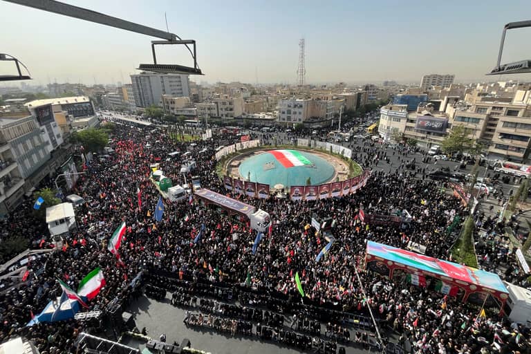 إيران لا تستبعد "حربا جديدة" وتستعد لـ"أسوأ الاحتمالات"