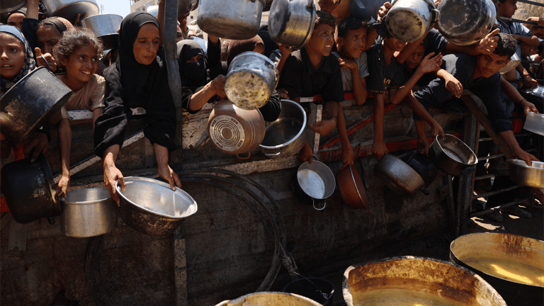 حماس: لا نزع للسلاح دون دولة فلسطينية.. واتصالات مع واشنطن