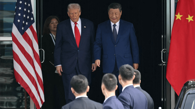 من التصعيد إلى التهدئة.. لماذا غيّر ترامب نهجه تجاه الصين؟