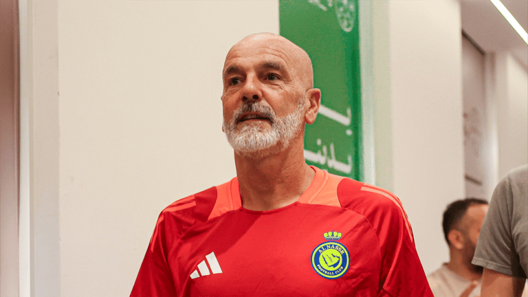 أول طلبات رونالدو.. النصر السعودي يُطيح بمدربه