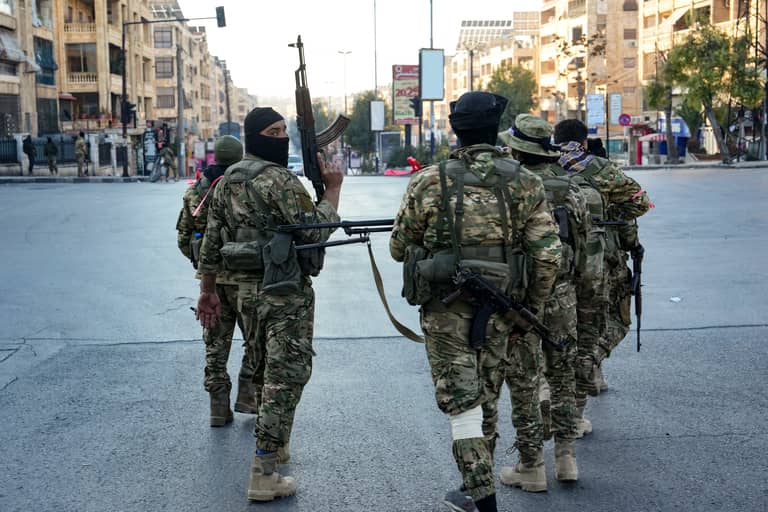 المرصد: مدينة حلب "خارج سيطرة" الجيش السوري