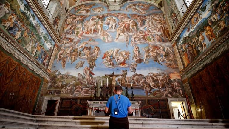 كنيسة سيستين تسترد عافيتها بعد 3 عقود من "الضباب الأبيض"