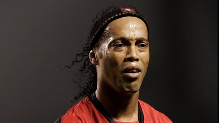 رونالدينيو ينفي علاقته بـ"العملات المشفرة"