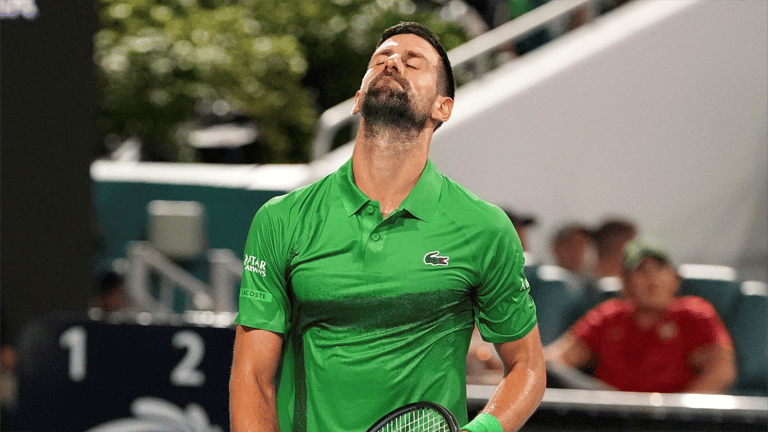 ديوكوفيتش يخسر لقبه الـ100 في نهائي "تاريخي"