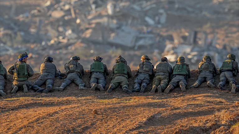 مقتل 5 جنود إسرائيليين و19 فلسطينيا في غزة