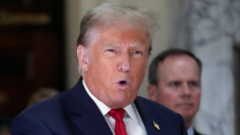 ترمب: لم أشارك معلومات نووية مع الملياردير الأسترالي