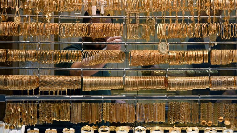 الذهب عند مستوى قياسي جديد