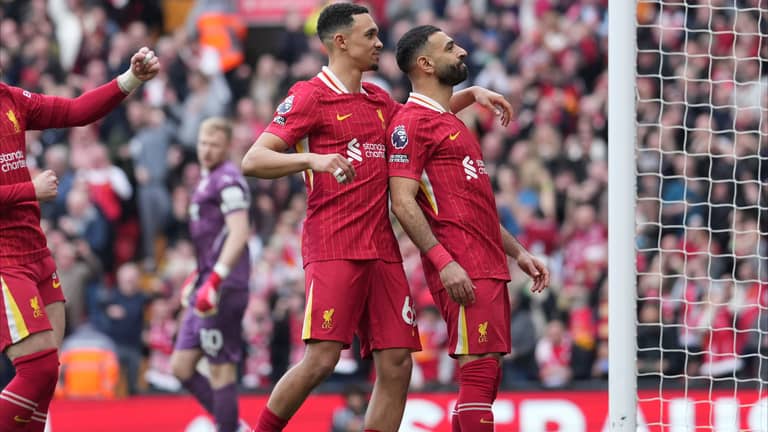 بعد هدية "العدو".. متى يتوج ليفربول بلقب الدوري الإنكليزي؟