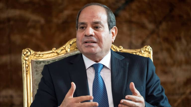السيسي: أوقفت تعويم الجنيه في 2023