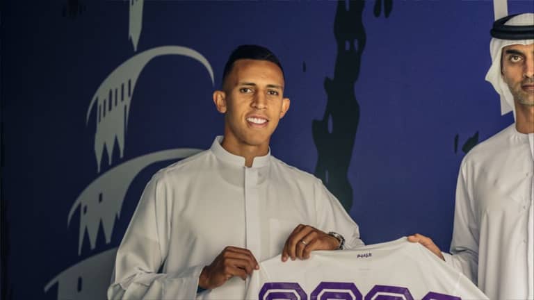 سفيان رحيمي.. فارس "نصف الكوكب" ينهي جدل الميركاتو