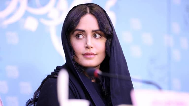 ممثلة إيرانية تعتزل سينما بلادها: تفوح منها رائحة الدم