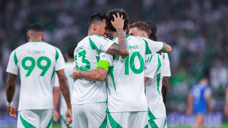 أهلي جدة يصعق الهلال ويحلق إلى نهائي نخبة أبطال آسيا