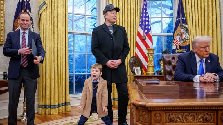 موزمبيق غزة.. ماسك يبرّئ القطاع من "معونة الواقيات"