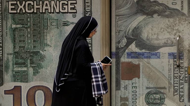 الدولار يرتفع أمام الجنيه المصري بعد إجازة العيد