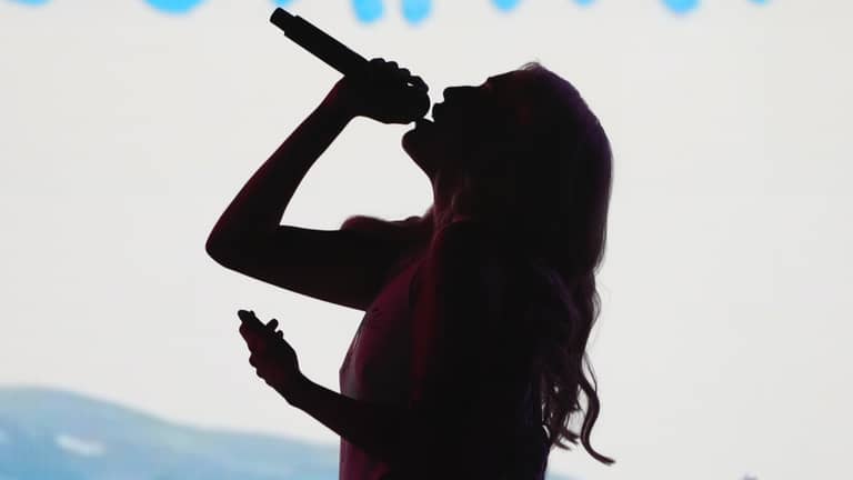 "يوتيوب" تغنّي بالأرقام.. 8 مليارات دولار لأهل الموسيقى