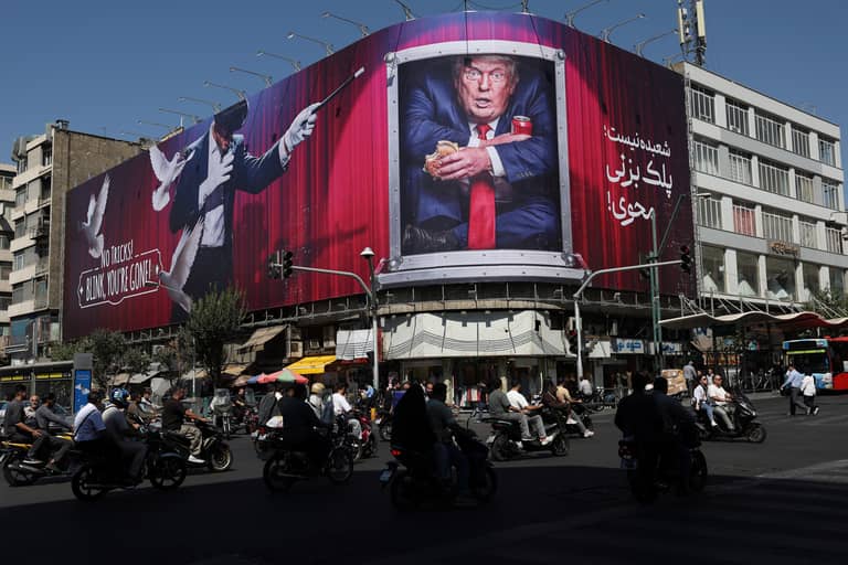 "لن نتخلى عن التخصيب ولن نسلم اليورانيوم".. مجتبى يتحدى ترامب؟