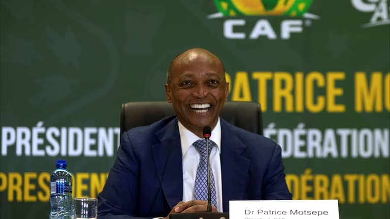 الكاف يفسخ التعاقد مع "بي إن".. ونزاع قانوني محتمل