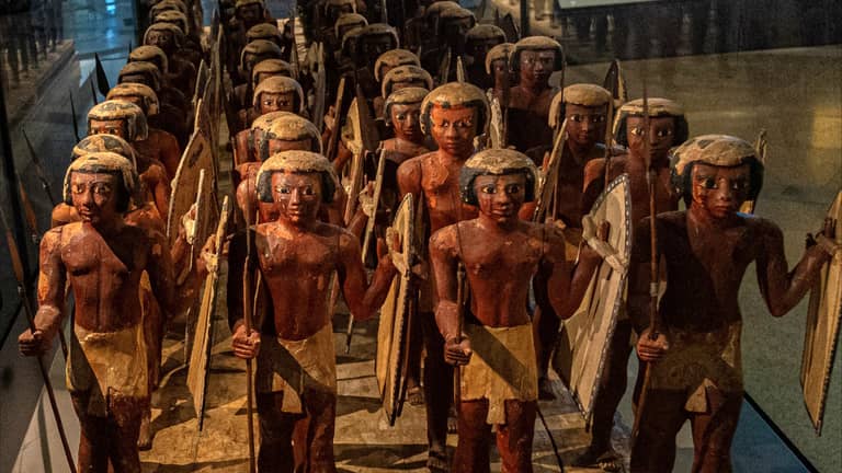 قهوة مع توت عنخ آمون.. حين يصير التاريخ تجربة تفاعلية