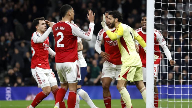 طريق أرسنال إلى البريميرليغ "مفروش" بالعقبات