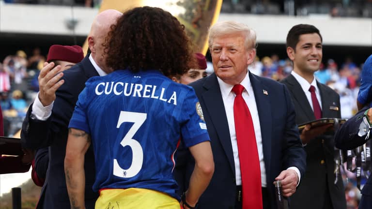 ثرثرة كوكوريلا تطول لاعب أرسنال