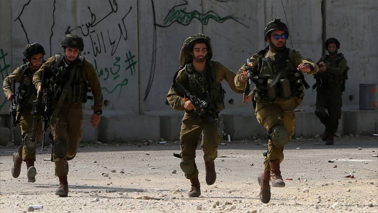 غزة تقيد إسرائيل.. مطاردة عكسية خارج الحدود