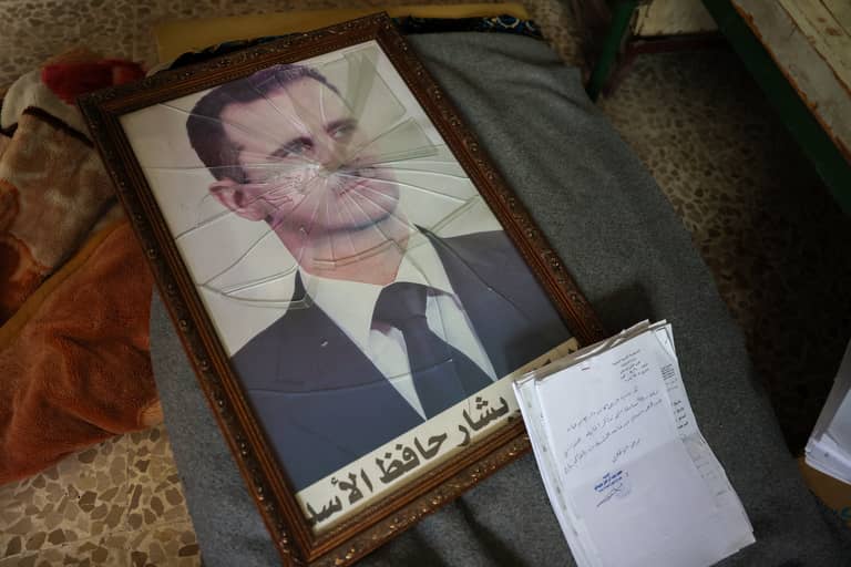 ليلة "سقوط النظام ومغادرة الأسد".. ماذا حصل في سوريا فجرا؟