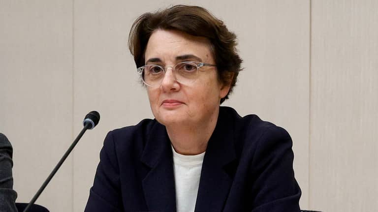 "مجوهرات التاج" تسقط "سيدة اللوفر" بعد 4 أشهر من سرقة القرن