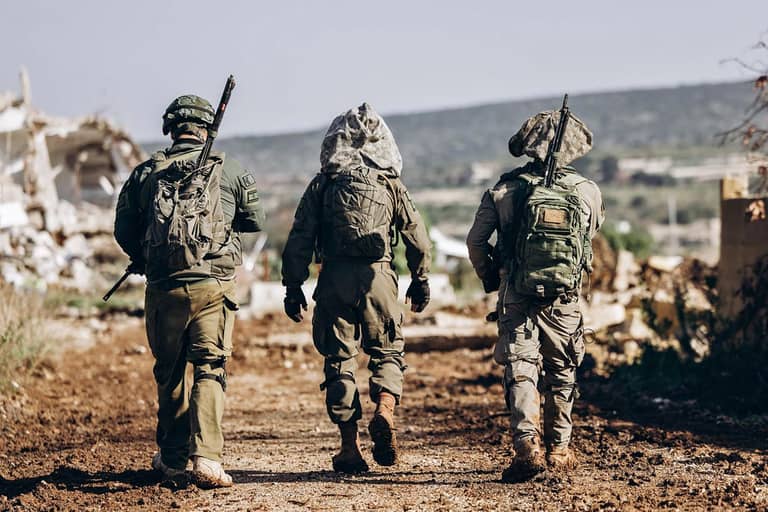 "تحركات غير كافية".. إسرائيل "تناور" بشأن الانسحاب من لبنان