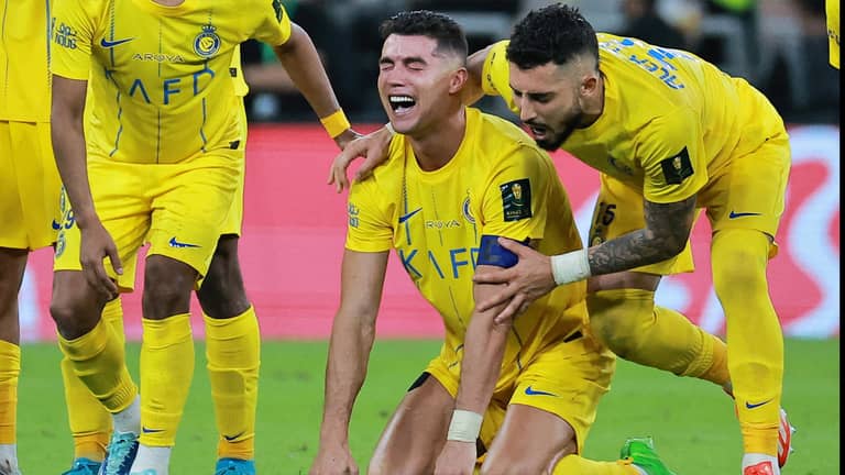 رونالدو وخسارة لقب.. "بكاء" يُلهب و"شغف" لا ينطفئ