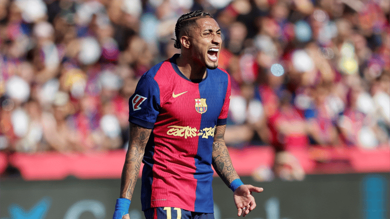عاد من الموت.. رافينيا Superman برشلونة