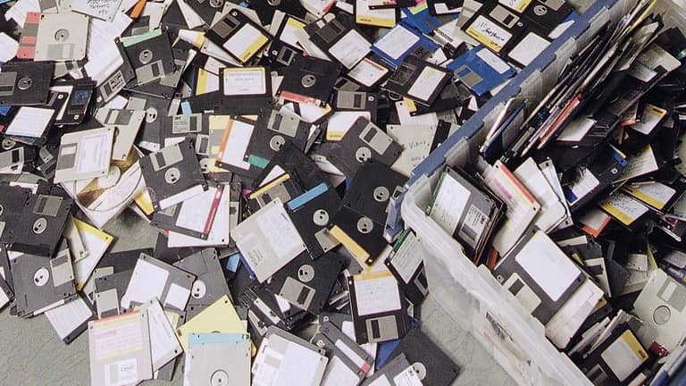 اليابان تنتصر على حرب الـfloppy disk
