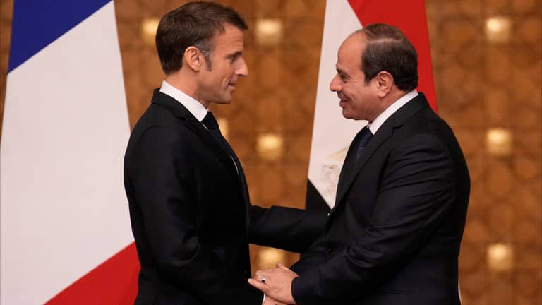 "السيسي" يرفض تهجير الفلسطينيين.. وسفينة مساعدات فرنسية