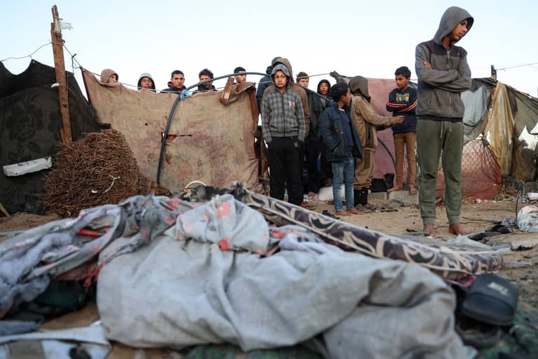 أطفال يموتون بردا في غزة.. تسجيل ثالث حالة وفاة في 48 ساعة