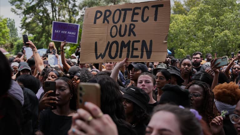 "المنزل لم يعد آمنا".. امرأة تقتل كل 10 دقائق والمنفذ قريب