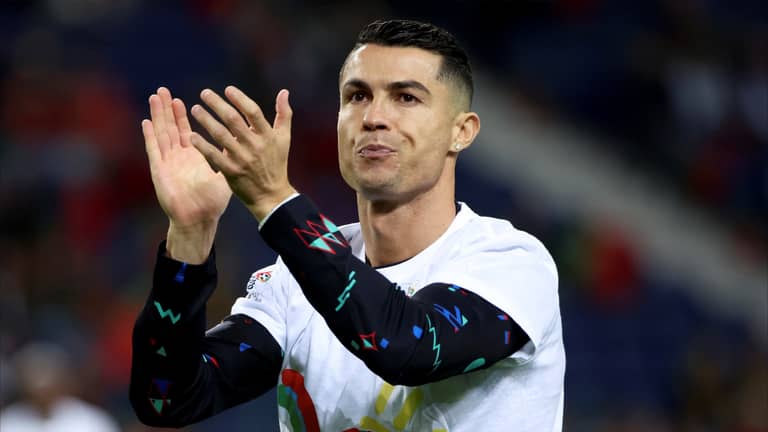 ترشيحات "مثالية 2024".. ميسي ورونالدو يتصدران وصلاح Out