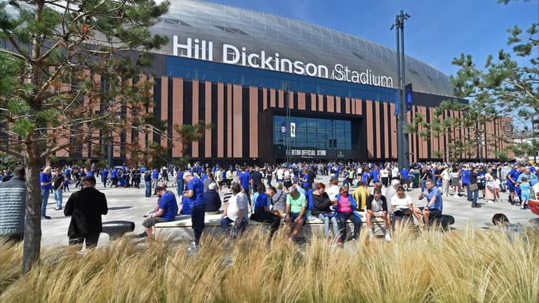 بعض الأشياء لا تتغير.. أسرار "جوهرة" إيفرتون الجديدة