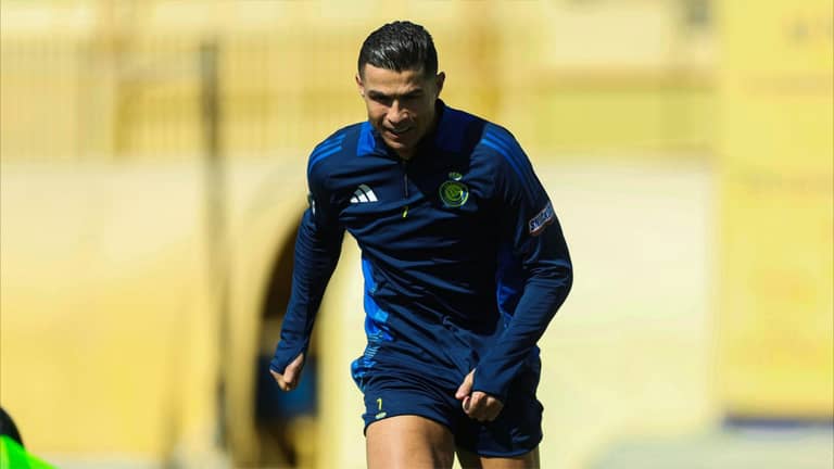 محمد صلاح يحسم.. هل يتعاقد سان جيرمان مع رونالدو؟