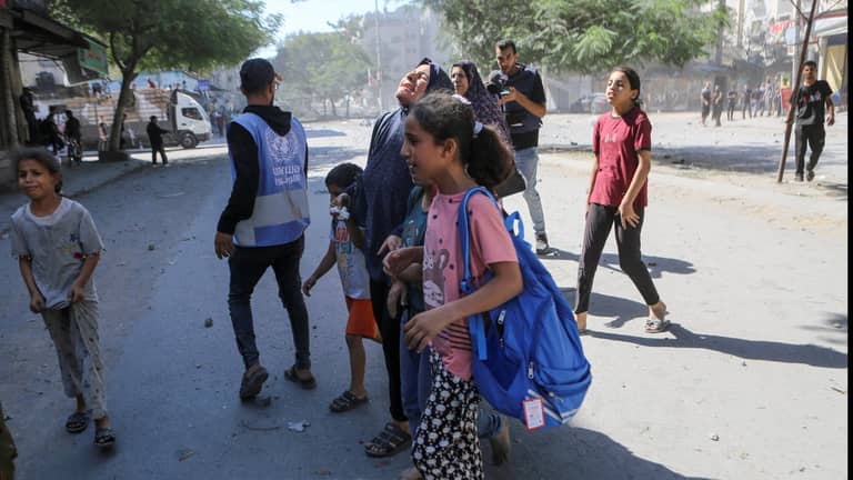 هاربون إلى جنوب غزة.. قصص مرعبة على طريق صلاح الدين