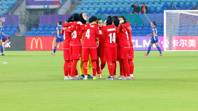 بعد اتهامات "الخيانة".. 7 لاعبات من منتخب إيران يطلبن اللجوء